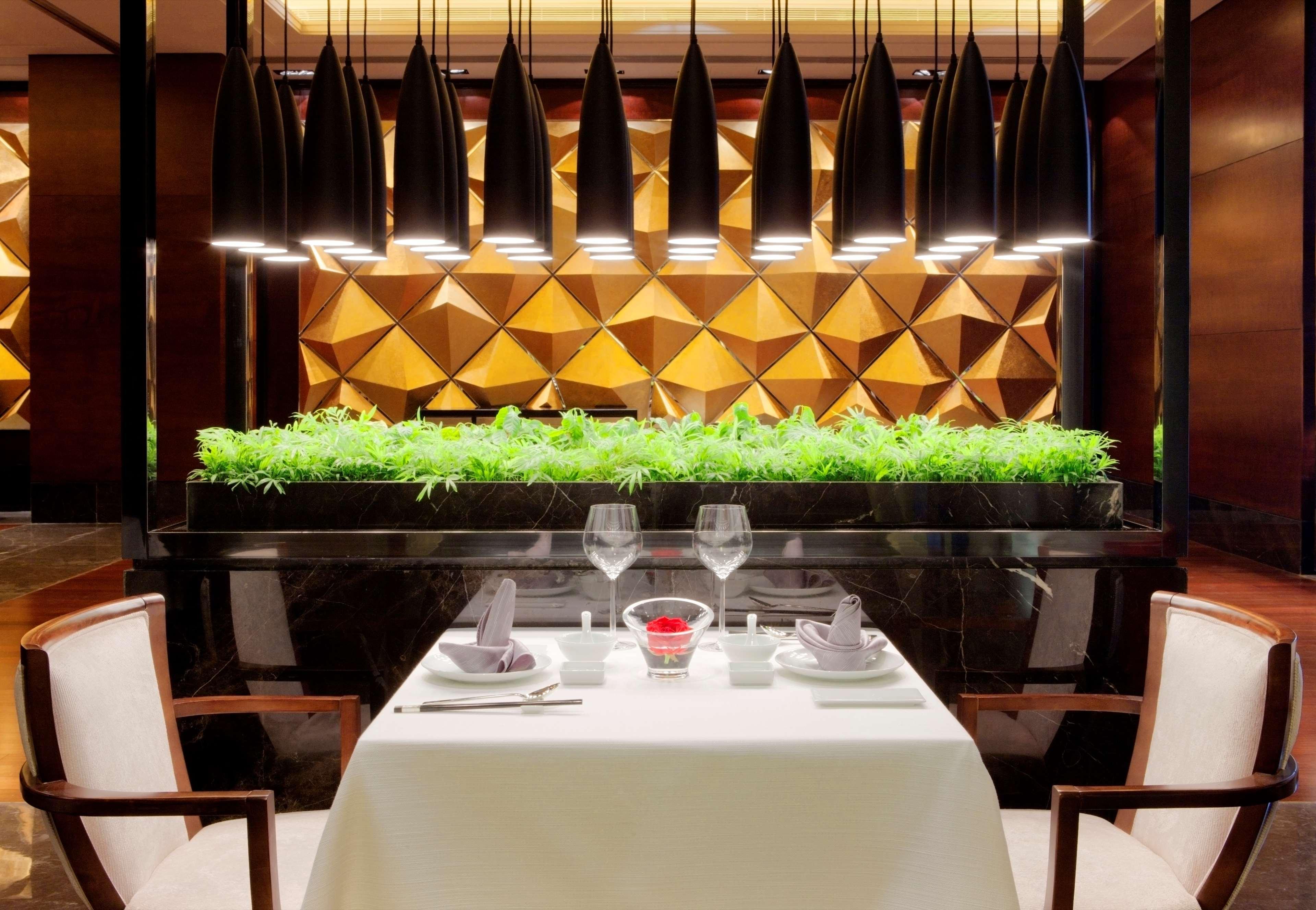 Radisson Blu Plaza Chongqing - Free 2 Bottle Of Local Beer Per Room During Stay 外观 照片