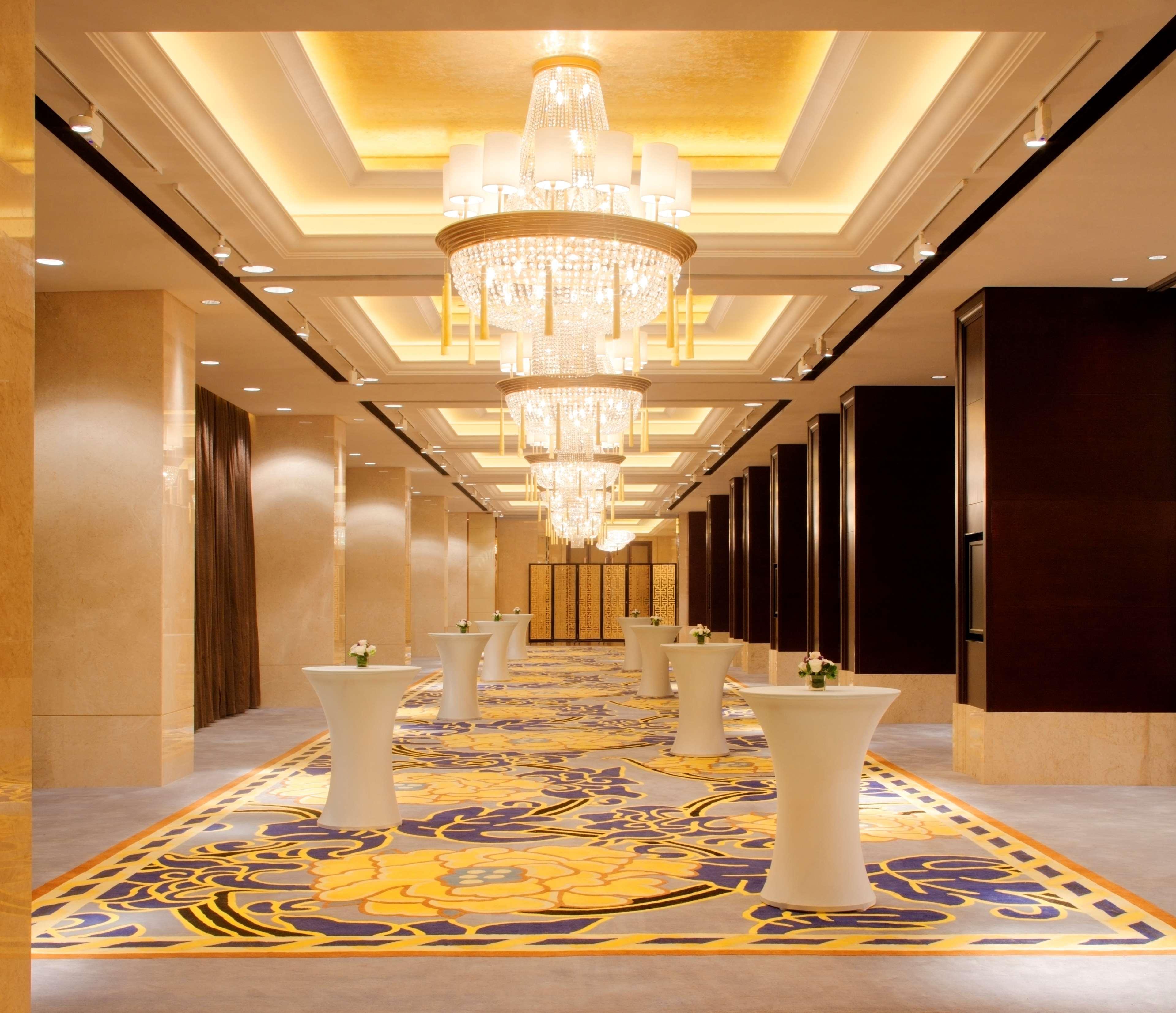 Radisson Blu Plaza Chongqing - Free 2 Bottle Of Local Beer Per Room During Stay 外观 照片