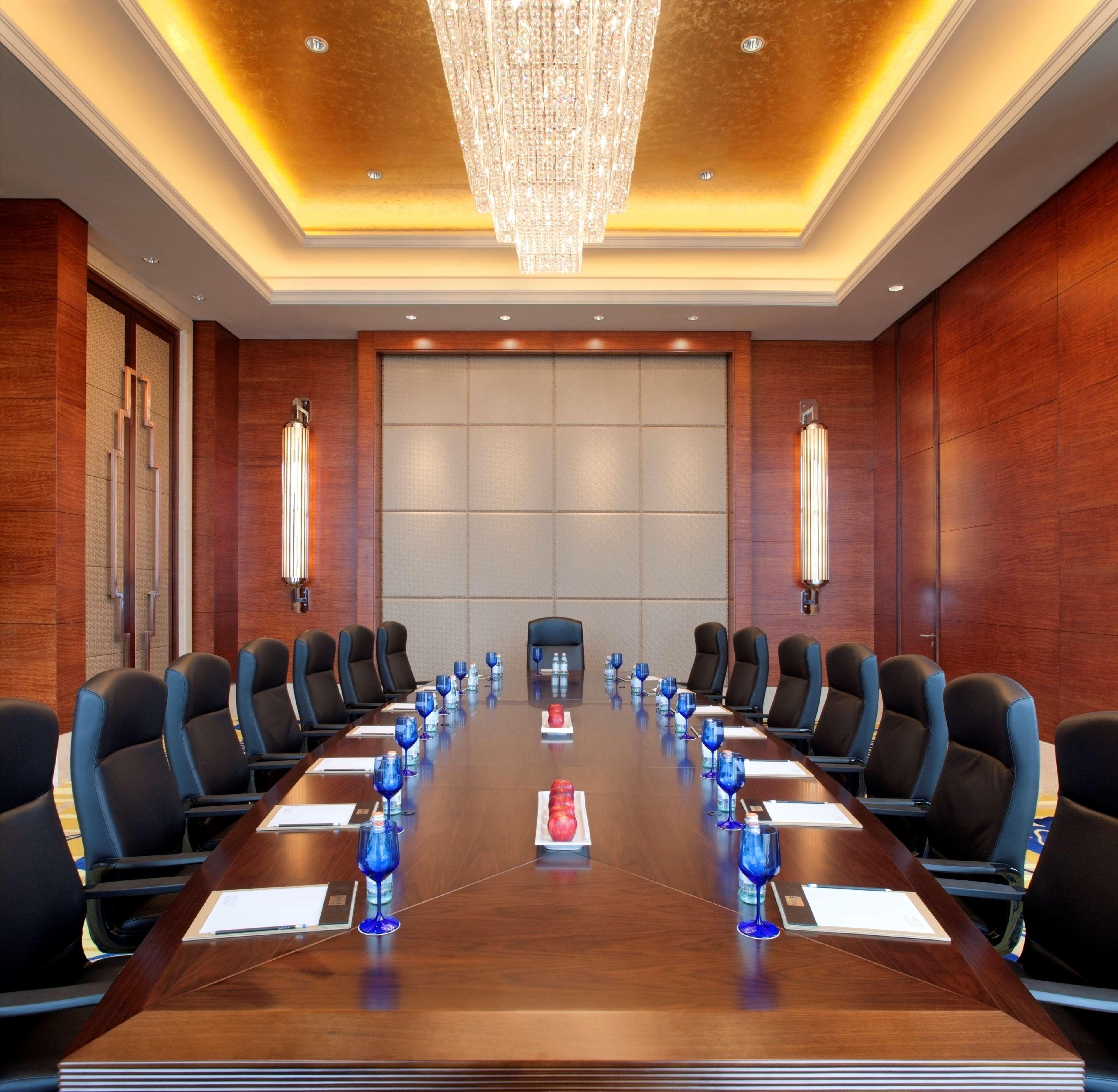 Radisson Blu Plaza Chongqing - Free 2 Bottle Of Local Beer Per Room During Stay 外观 照片