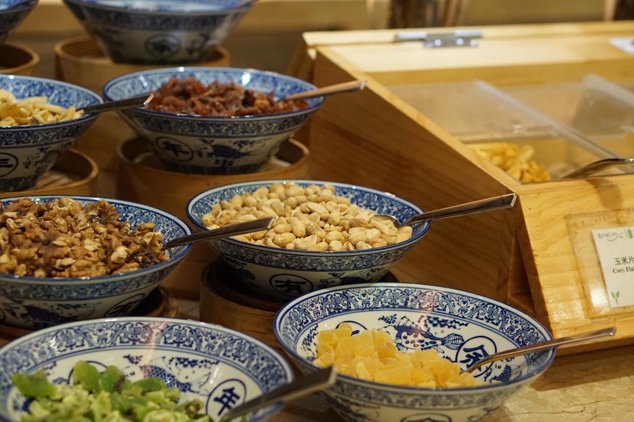 Radisson Blu Plaza Chongqing - Free 2 Bottle Of Local Beer Per Room During Stay 外观 照片