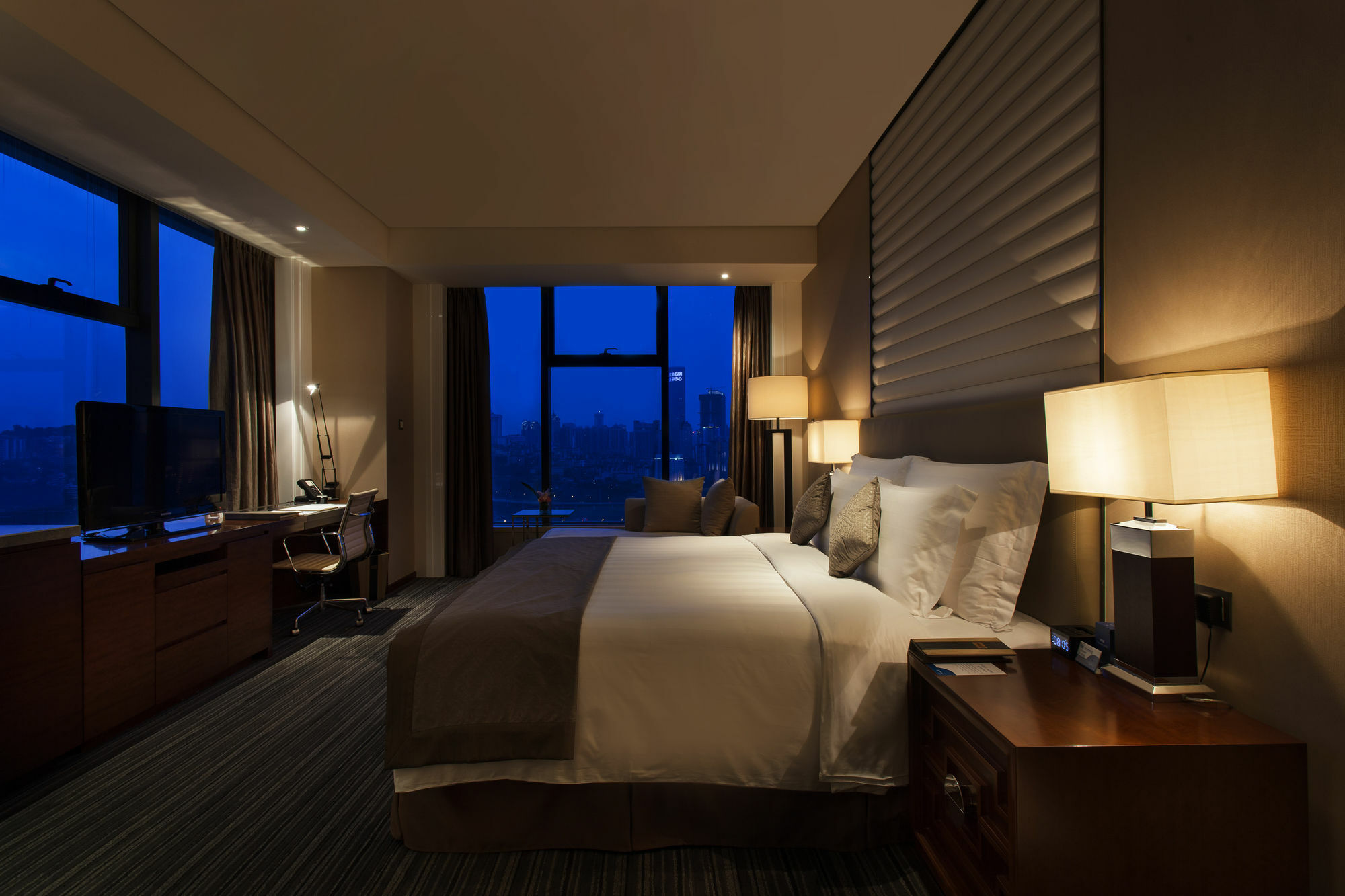 Radisson Blu Plaza Chongqing - Free 2 Bottle Of Local Beer Per Room During Stay 外观 照片